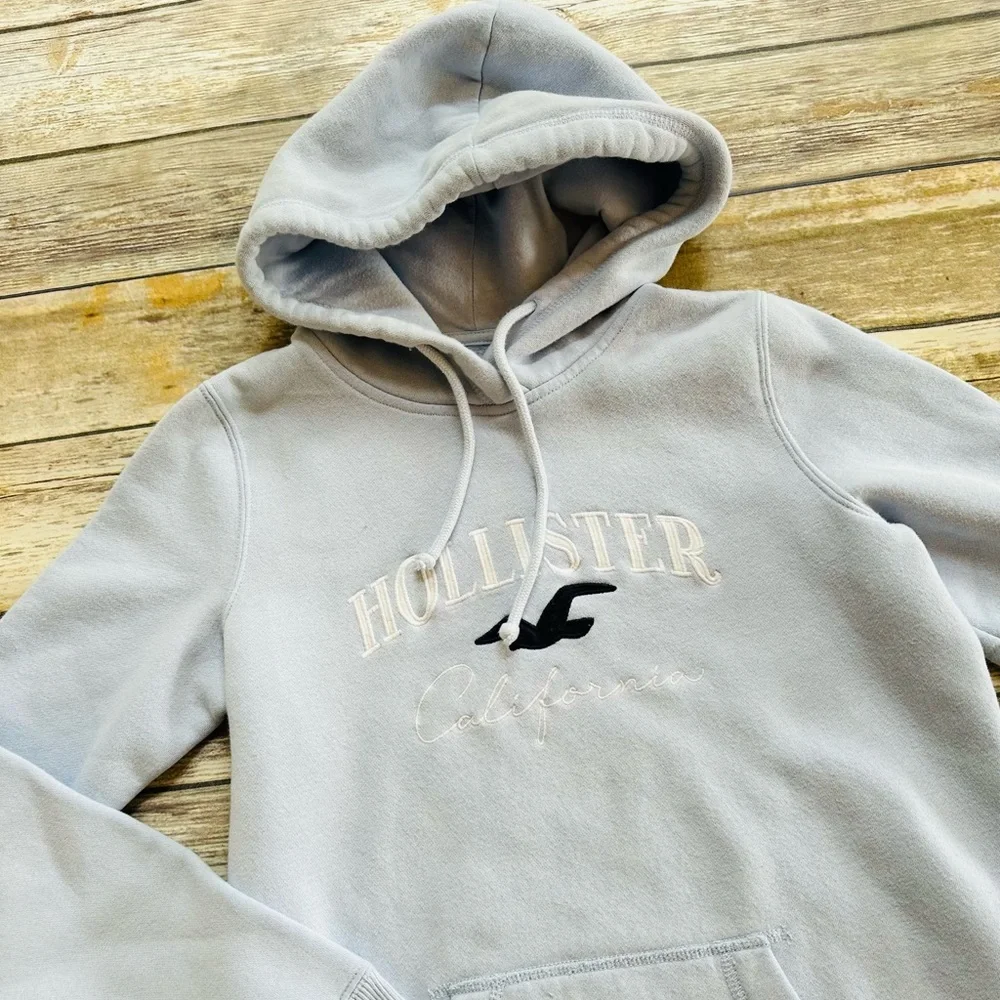 Girls cozy Hollister sweatshirt! Size 14/16